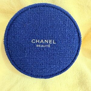 Chanel Beauté Blue with Gold accent Round Makeup Skincare Case New without Tag